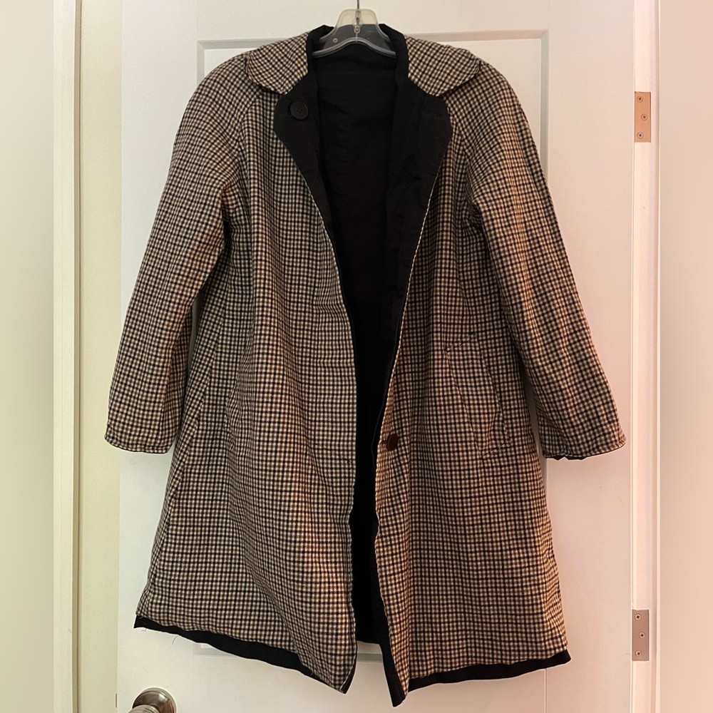 Gorgeous vintage Aquascutum London Mac Trench Coat - Navy and Club Check
